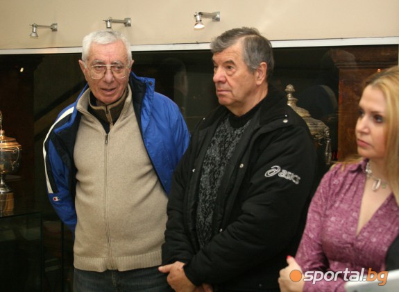  Почетоха огромните първенци на волейбола 